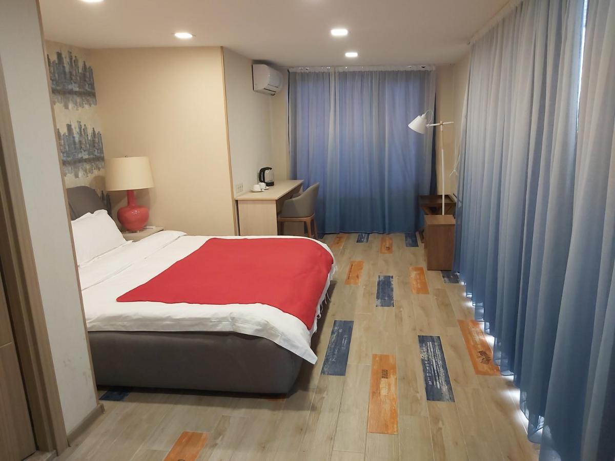 Veranda Tbiliszi Kültér fotó